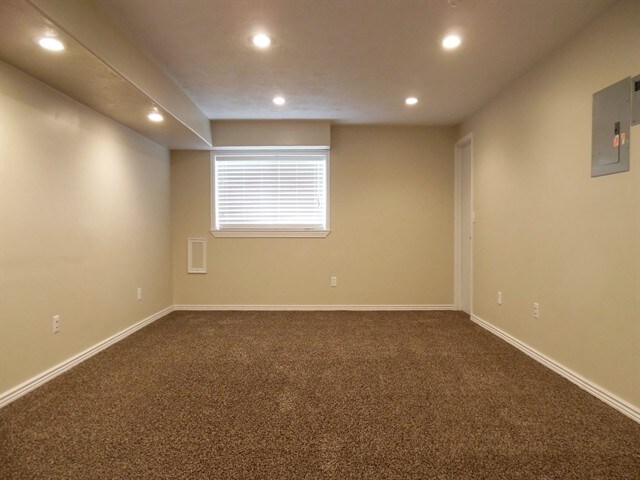 Building Photo - 1205 Princes Cir