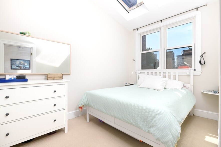 Building Photo - 256 Marlborough St