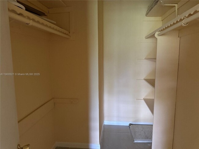 Building Photo - 9400 SW 77th St