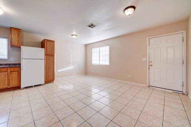 Building Photo - 108 Adams St