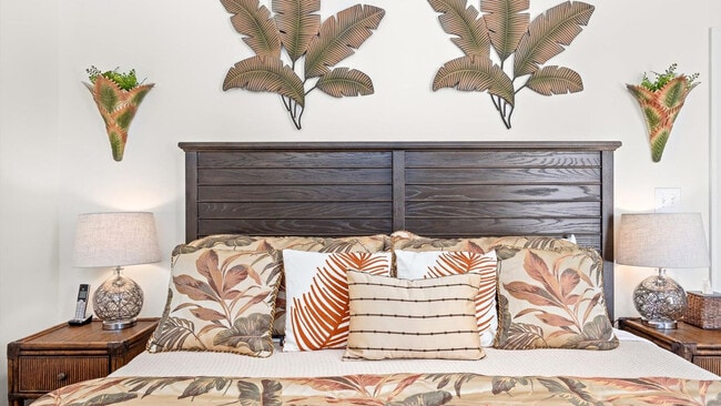 Building Photo - 701 E 8th St