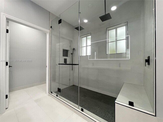 Building Photo - 14121 SW 130th Ave