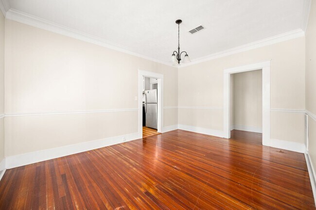 Building Photo - 2301 Hill St