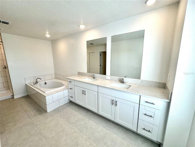 Building Photo - 9232 Bonita Mar Dr
