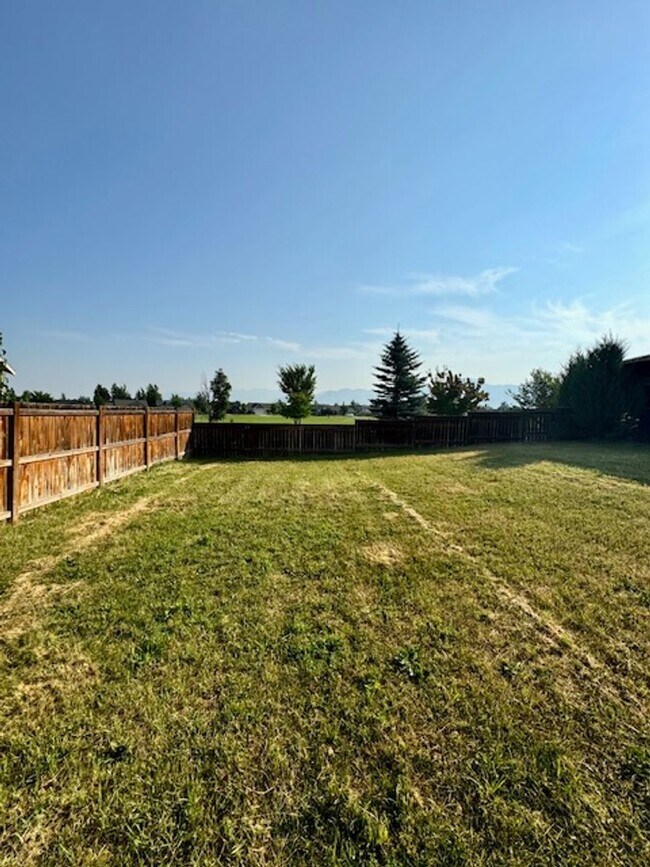 Building Photo - 3-Bedroom, 2-Bathroom Single-Level Home in Bozeman, MT