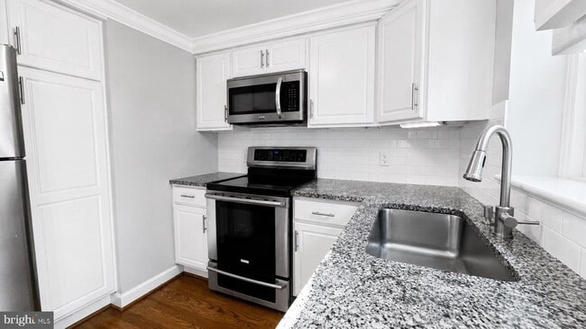 Building Photo - 4814 30th St S