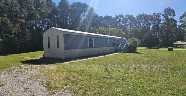 Building Photo - 2935 Cedarvale Rd