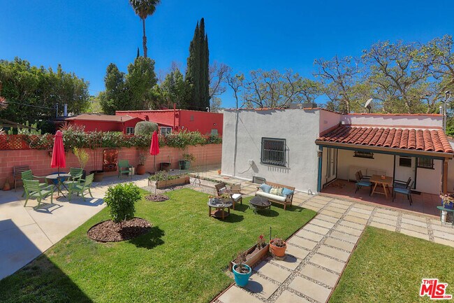 Primary Photo - 752 N Las Palmas Ave