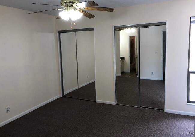 Building Photo - 2108 Northeast 38th Avenue