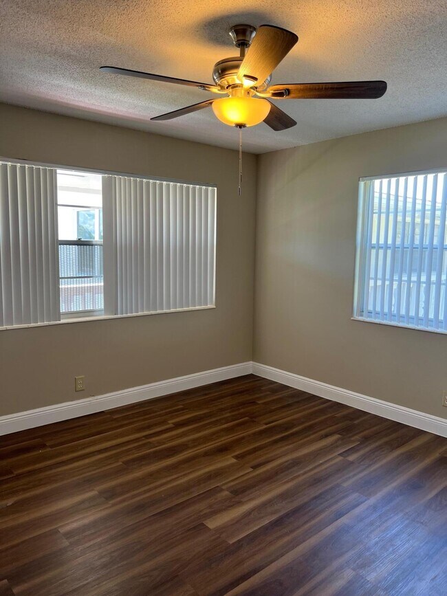 Building Photo - 18 Berkshire A