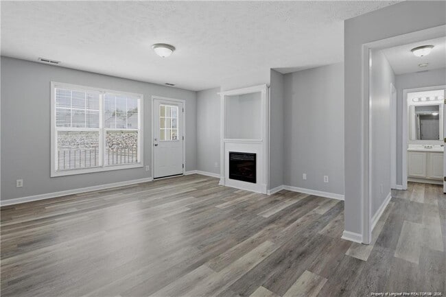 Building Photo - 401 Meadowland Ct
