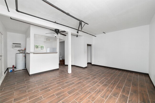 Building Photo - 3705 Mandell St