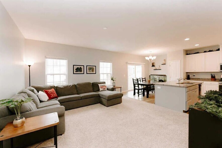 Building Photo - 3297 Cres Falls Way