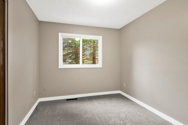 Building Photo - 3463 Blackwood Dr