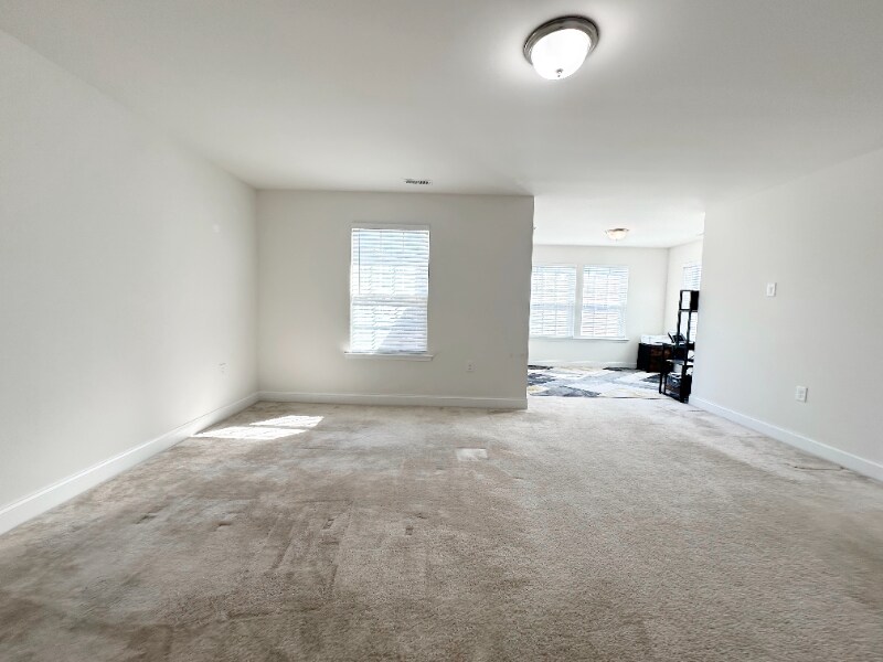 Building Photo - 5 Misty Grv Trl