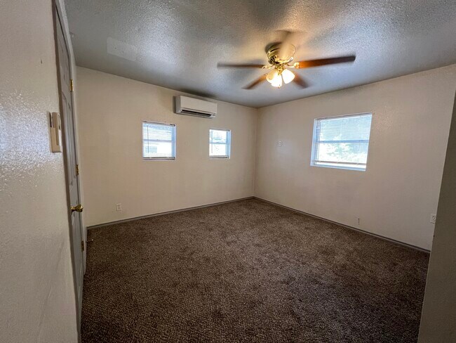 Bed 3 - 610 Williams St