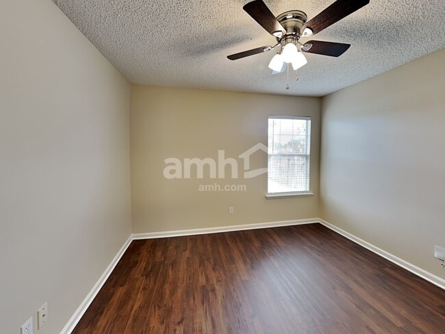 Building Photo - 2711 Salina Ct