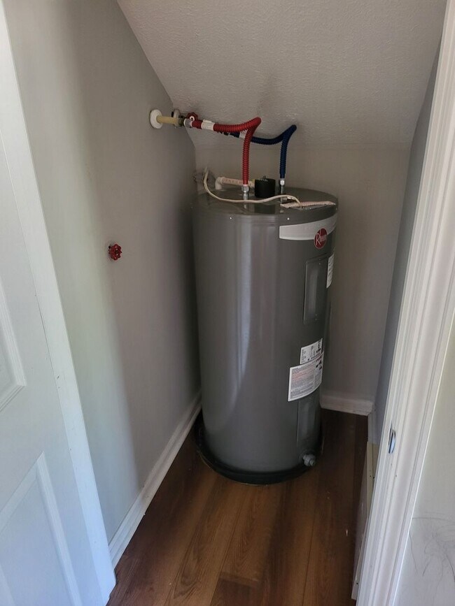 Building Photo - Nice 3 BR, 2.5 Ba with garage like new in Murfreesboro by Carter Realty Asvisors