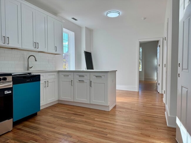 Building Photo - 177 Chestnut St