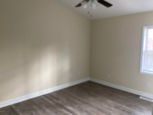 Building Photo - 4918 Franklin Ave