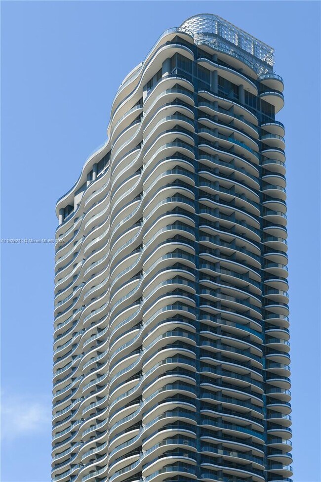 Primary Photo - 1000 Brickell Plaza