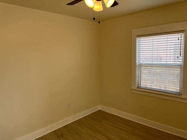 Building Photo - Beautifully Renovated 2 Bed / 1 Bath in Compton!