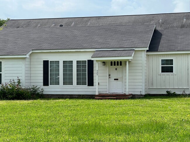 Primary Photo - Beautiful Home for Lease