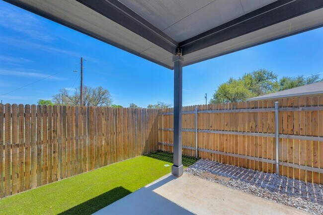 Building Photo - 149 Filifera Ct