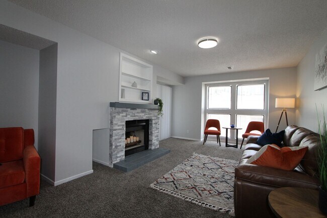 Building Photo - Large one bedroom with amazing vaulted ceilings and a balcony!  Check us out today!