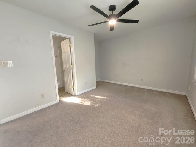 Building Photo - 3317 Windsor Dr