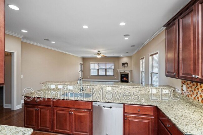 Building Photo - 213 Bell Heather Ln