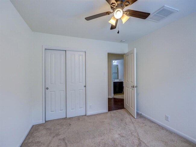 Building Photo - 11600 Yeadon Way