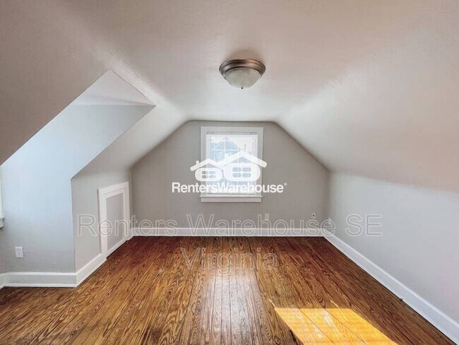 Building Photo - 459 Algonquin Rd