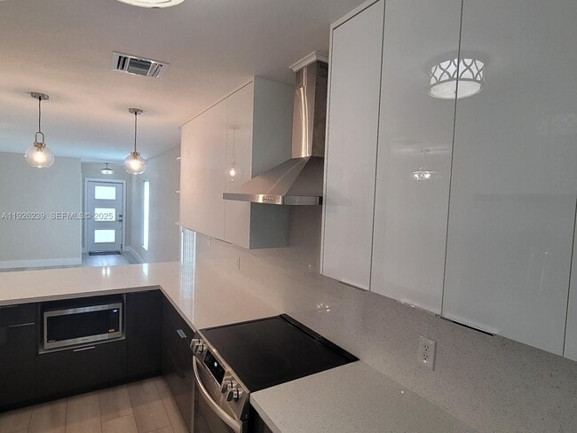 Building Photo - 19066 Bob-O-Link Dr