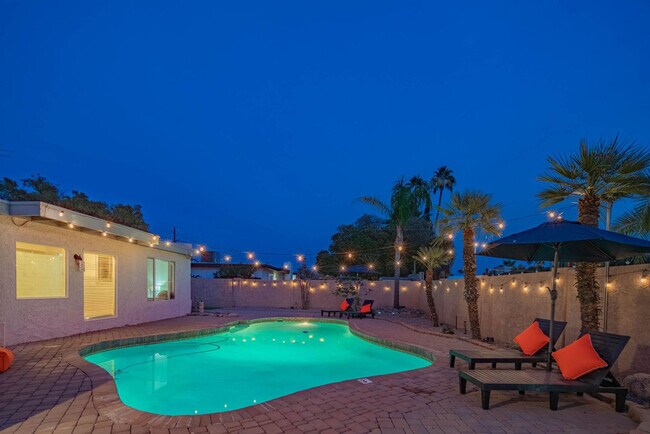 Building Photo - 6411 E Thunderbird Rd