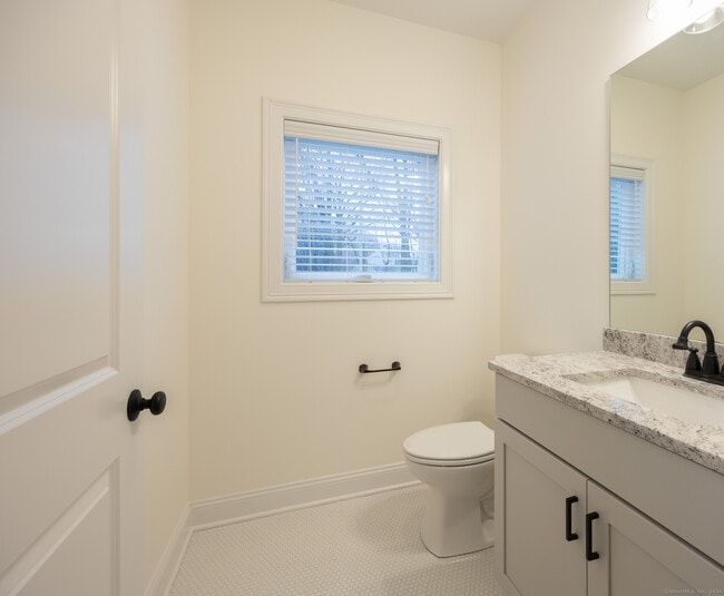 Building Photo - 242 S Main St