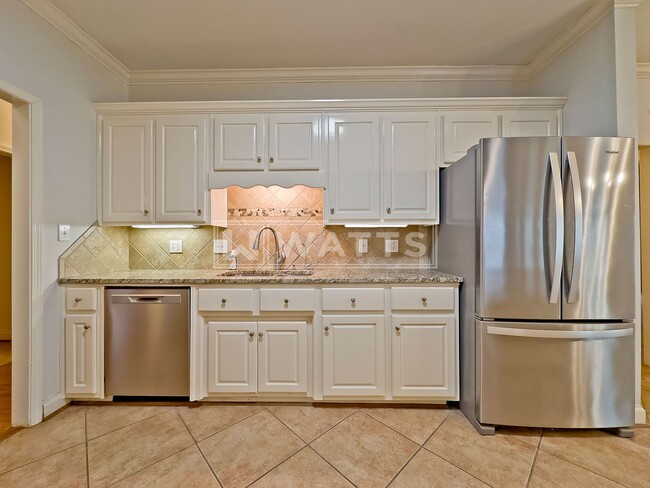 Building Photo - Spacious 3-Bed, 2-Bath Riverchase Garden Home