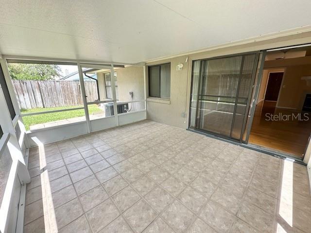 Building Photo - 587 Holbrook Cir