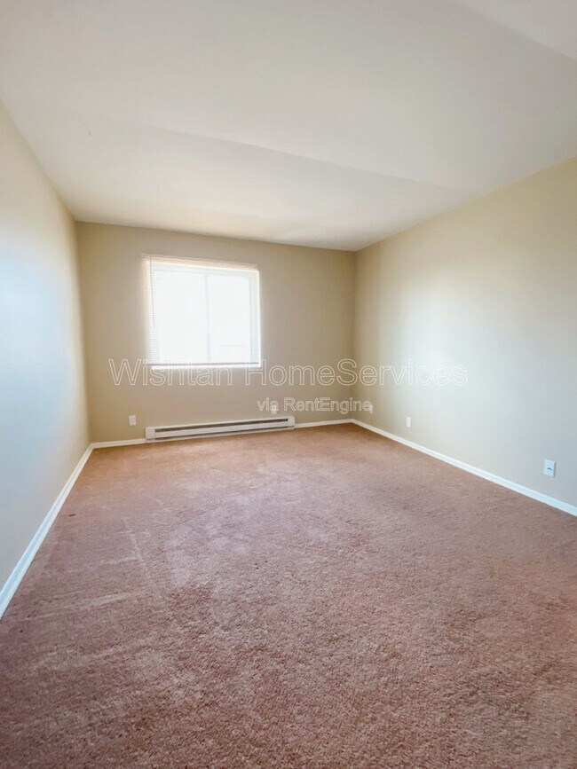 Building Photo - 203 Charleston Blvd