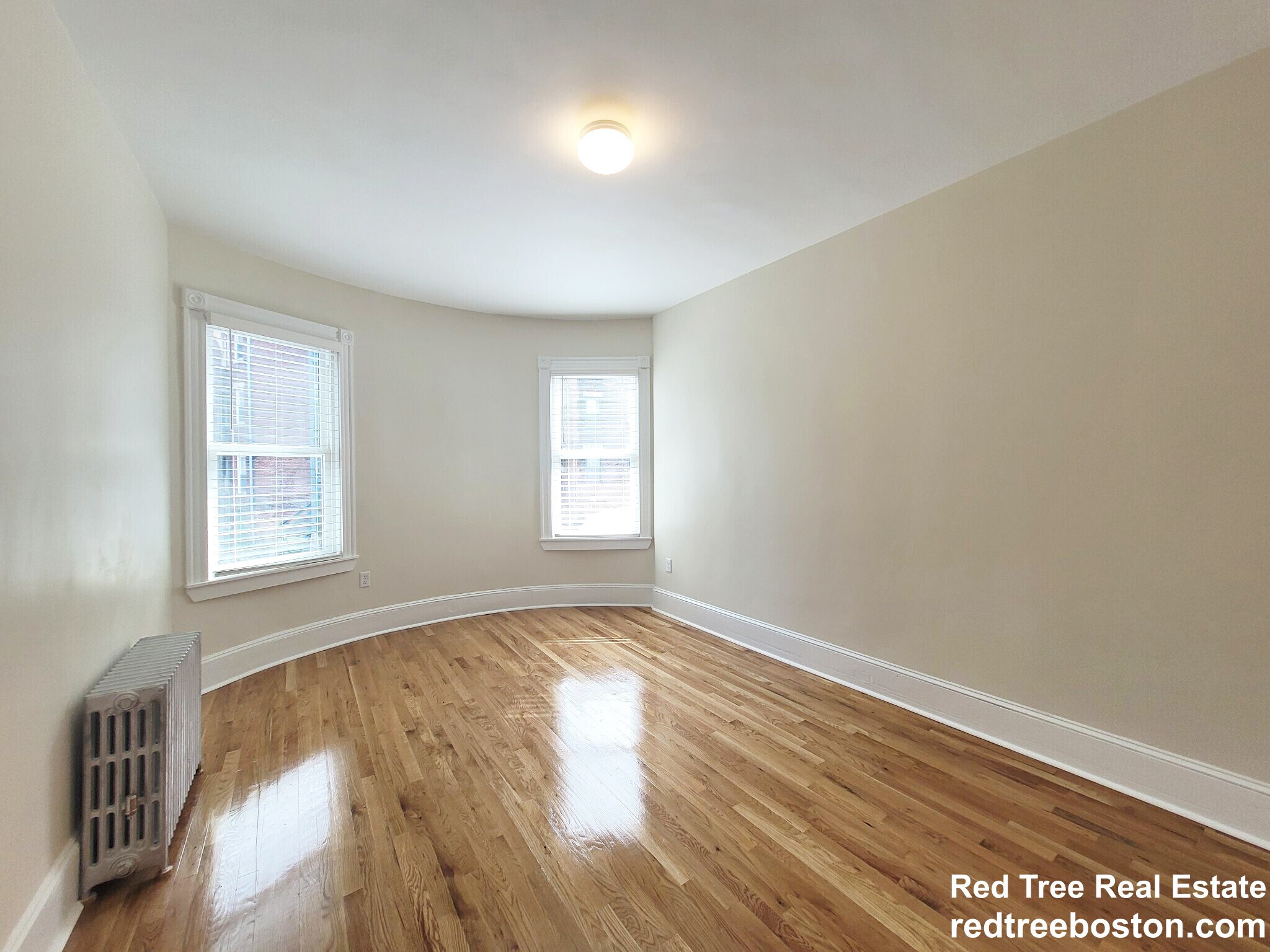 Building Photo - 1595 Beacon St