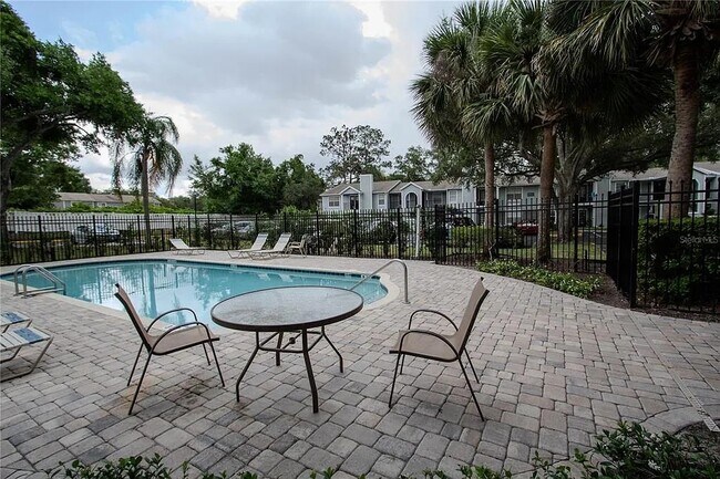 Building Photo - 2550 N Alafaya Trail