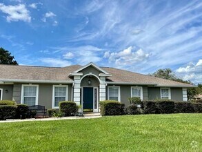 Building Photo - 2831 NE 64th Ln