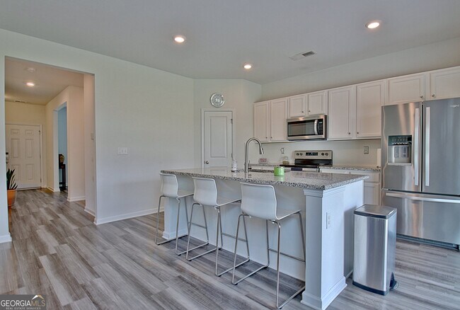Building Photo - 8077 Rudder Cir