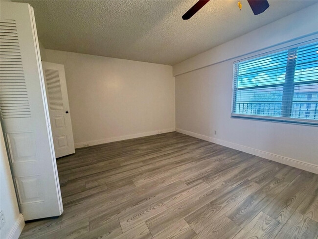 Building Photo - 801 SW 133rd Terrace