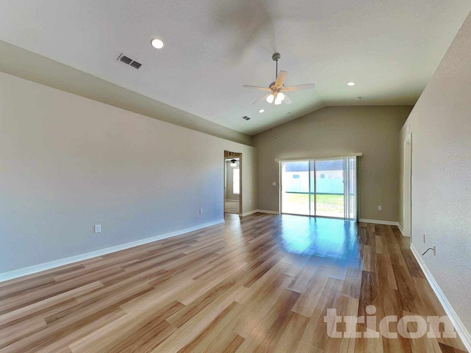 Building Photo - 77 Lake Ring Dr