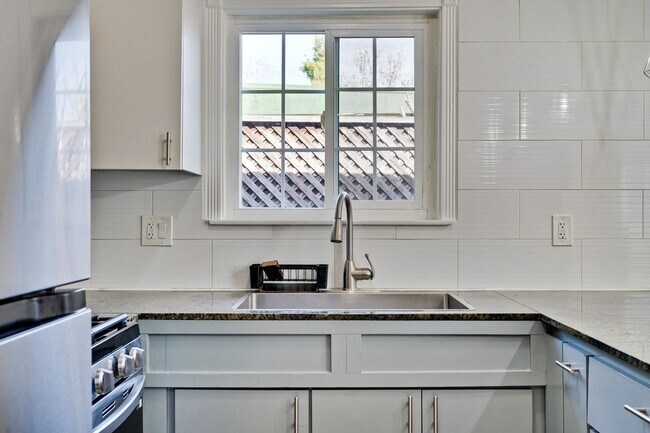 Building Photo - Excellent 2 Bed 1 Bath Home in Santa Clara!