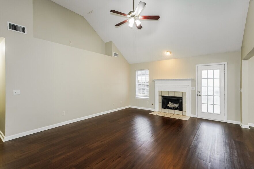 Building Photo - 7036 Hickory Pass Ln