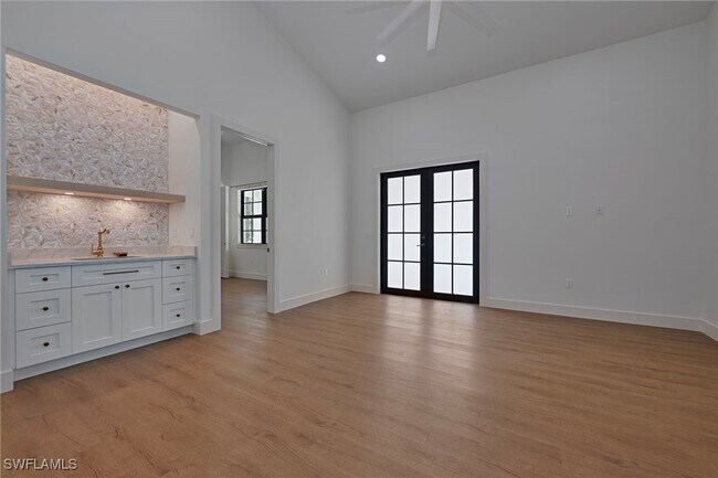 Building Photo - 1373 Shady Ln