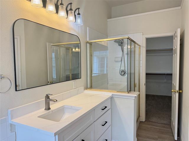 Building Photo - 9814 Honeysuckle Dr