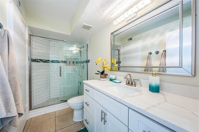 Building Photo - 6081 Bahia Del Mar Cir N
